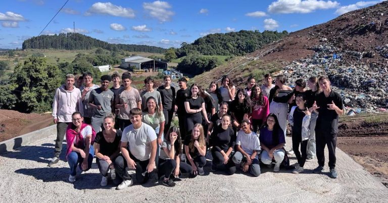 alunos de escolas da região visitam planeta reciclagem
